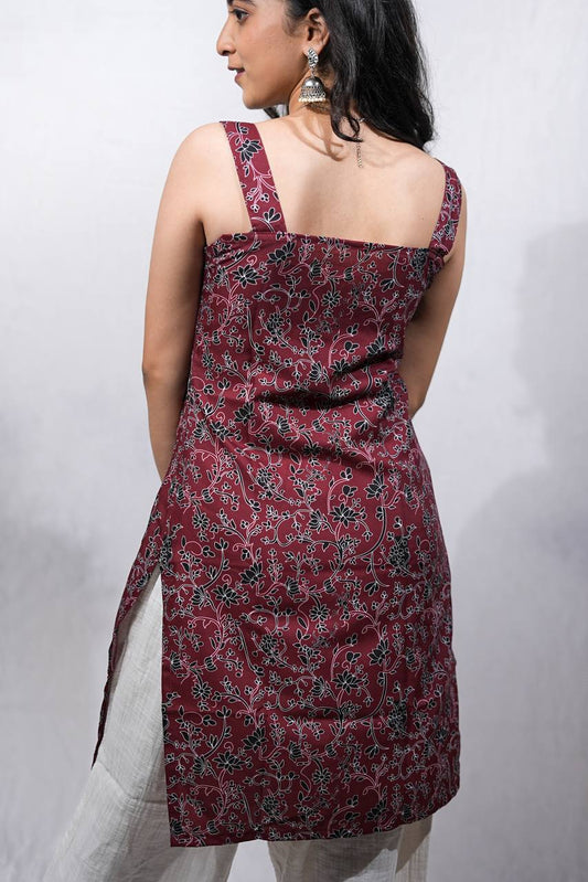 KAYA SLEEVELESS LONG KURTI